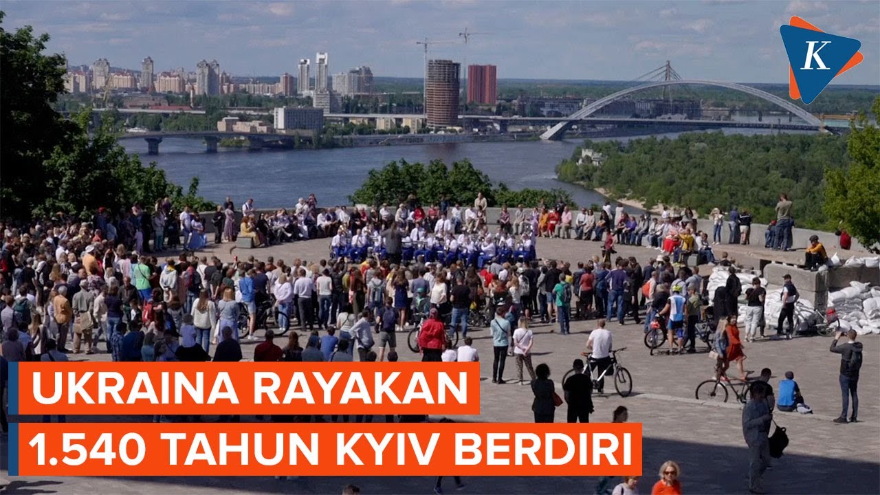 Penduduk Rayakan Ulang Tahun Ke-1.540 Kota Kyiv