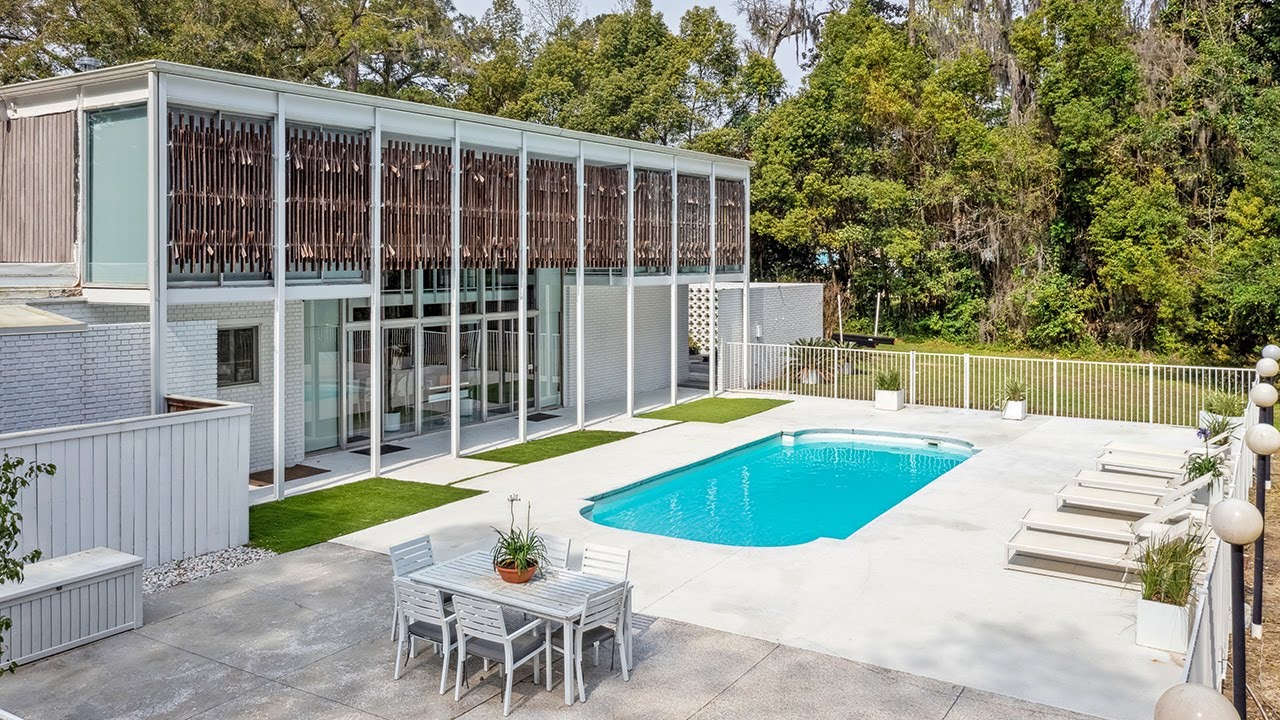 5614 Sweetbriar Circle - Savannah, Georgia | Listed by Daniel Ravenel Sotheby's International Realty
