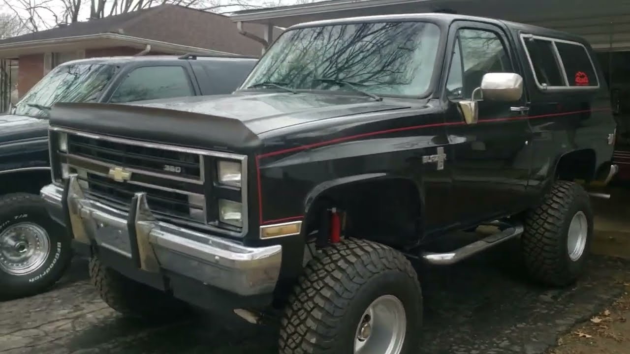 Chevrolet K5 Blazer vs Chevrolet 2 door Tahoe side by side comparison. Which is better?