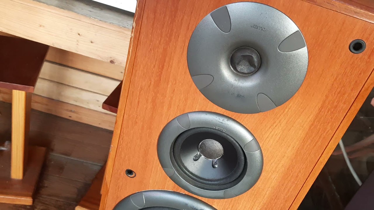 Marantz 1180 DC Amplifier + Jamo E 670 floor stand speakerfeaturing DENON DCD 695 Cd Player