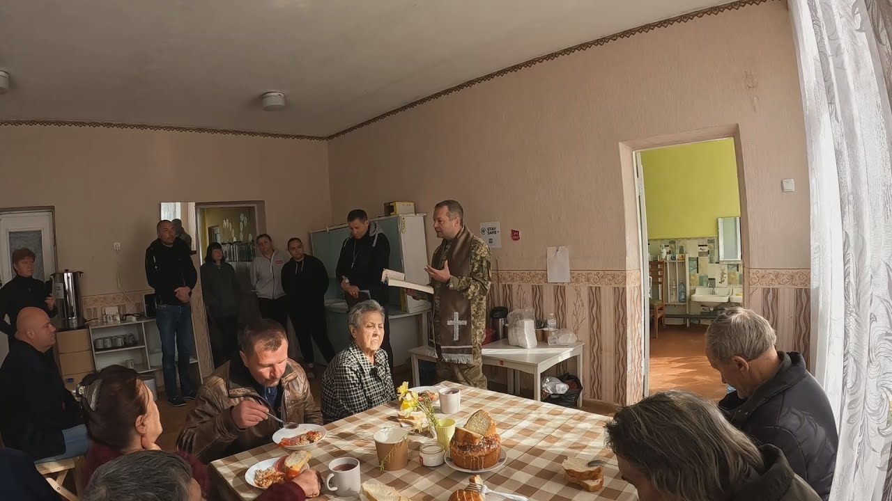 Служіння в притулку під Бахмутом. Євангеліє для евакуйованих з під вогню.