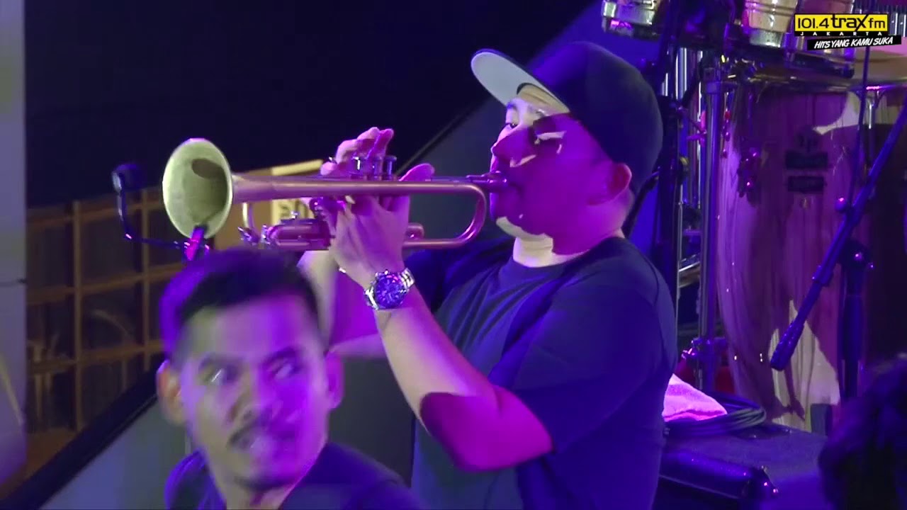 Sernua dibikin Terdiam, dengerin performance Maliq & D'Essentials, di Traxkustik Pop Hari Ini