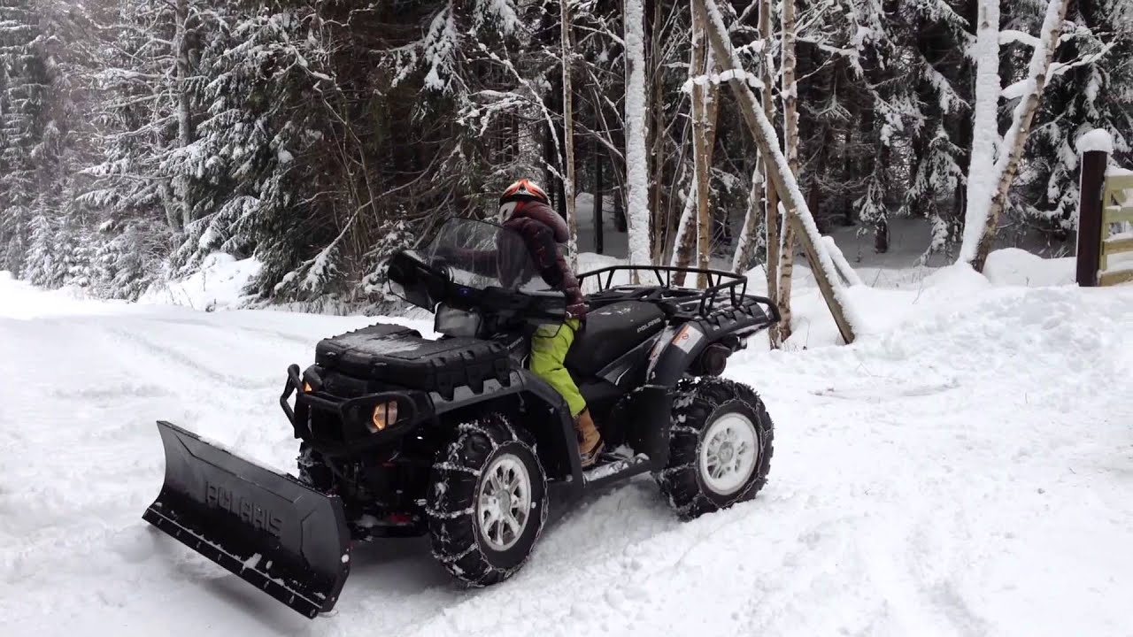 Brøyting med Polaris ATV