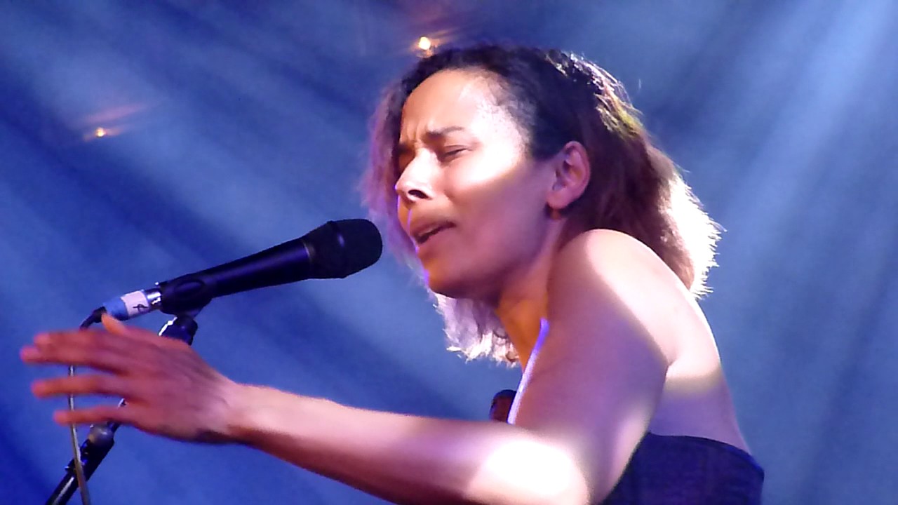 Rhiannon Giddens - Birmingham Sunday - Union Chapel, London - March 2017