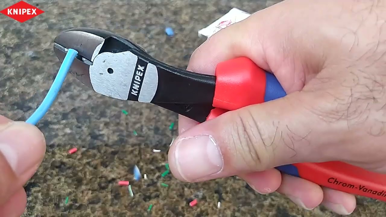 Alicate de corte diagonal de alta alavancagem angular (12°). KNIPEX 74 02 200. #knipextools #cutters