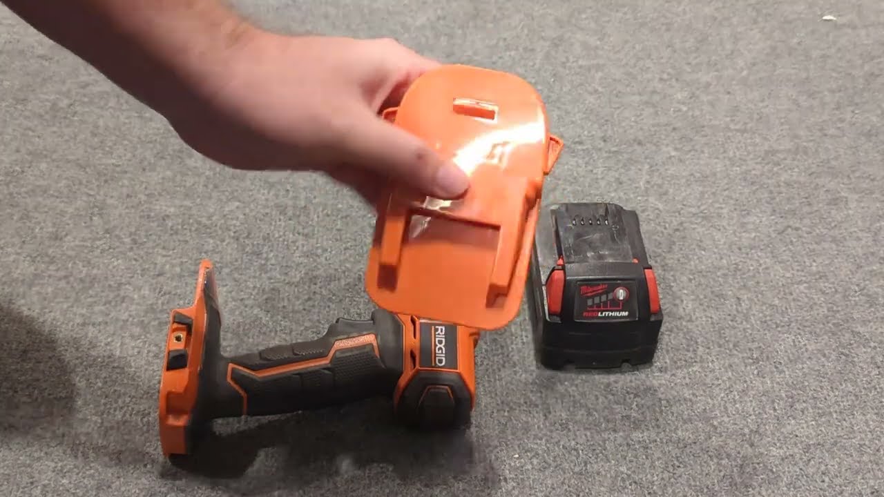 Battery adapter compatible with Milwaukee, Ridgid & AEG &ndash; Battery Adapter Demo
