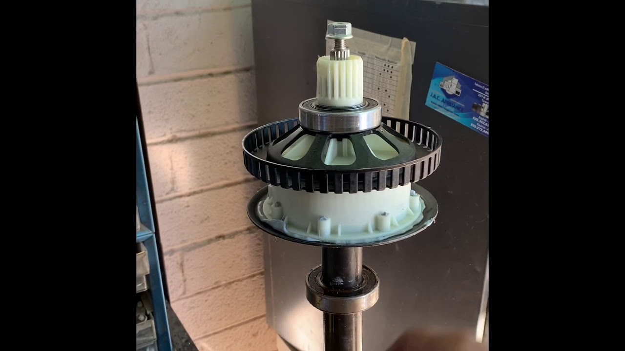 Cambio de Valero y sello en transmisión whirlpool.