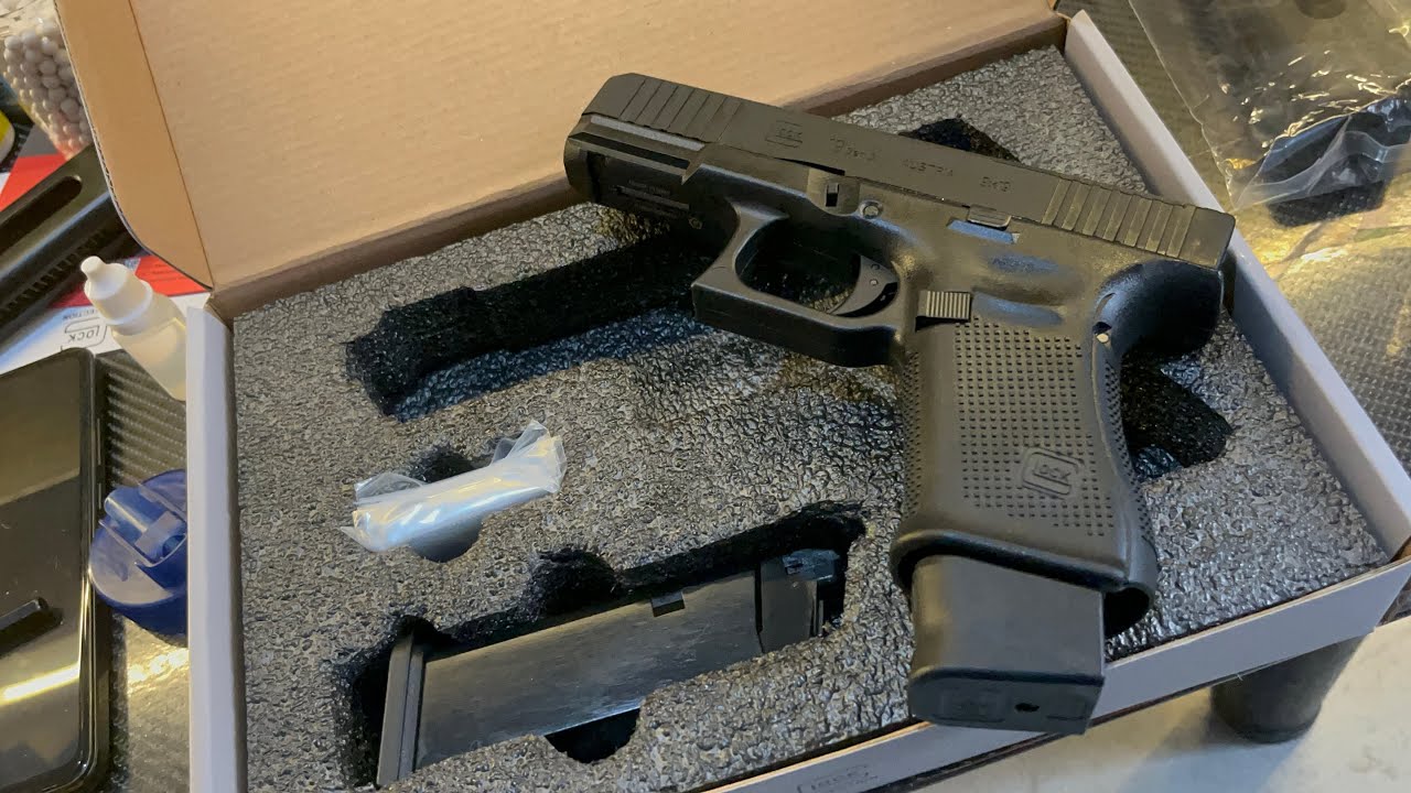 Umarex Airsoft Glock 19 Gen 5 MOS with Greengas and C02 Magazine Compatible