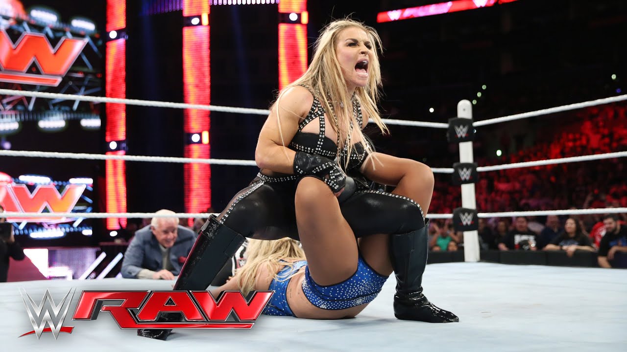 Natalya vs. Charlotte &ndash; WWE Women&rsquo;s Championtitel Match: Raw, 11. April 2016