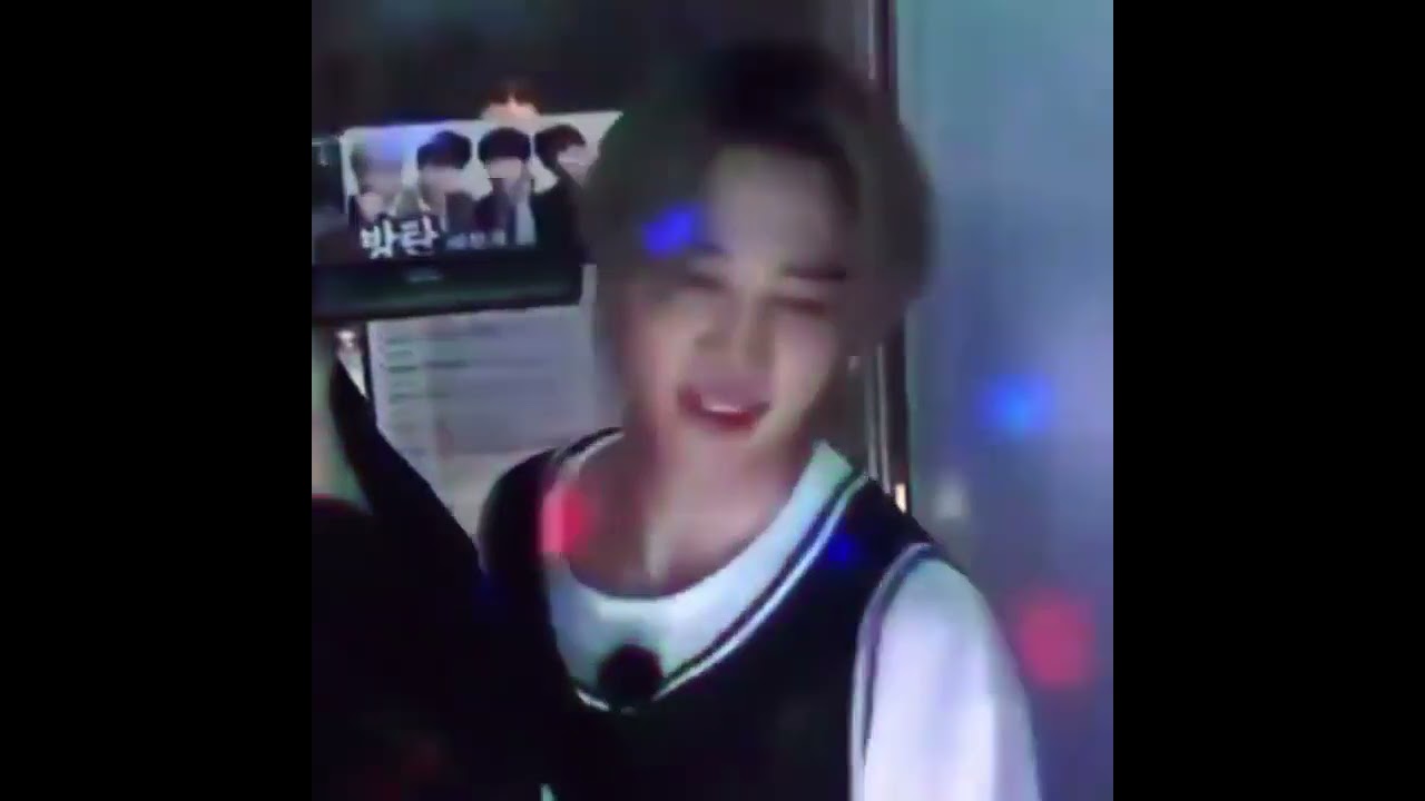 Jikook blowing kisses to each other 😍