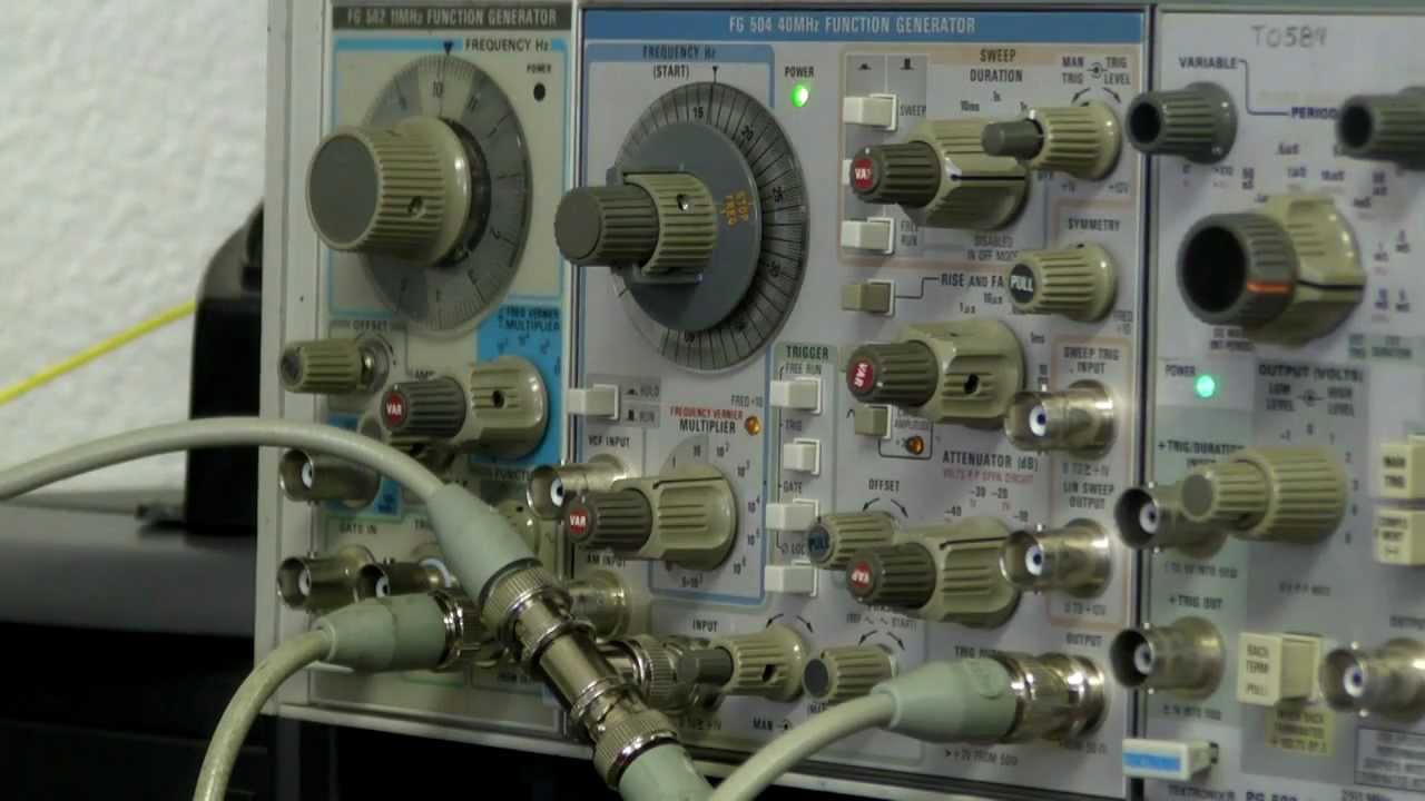 MAX GEEKNESS - Tektronix FG-502 & FG-504 signal generators