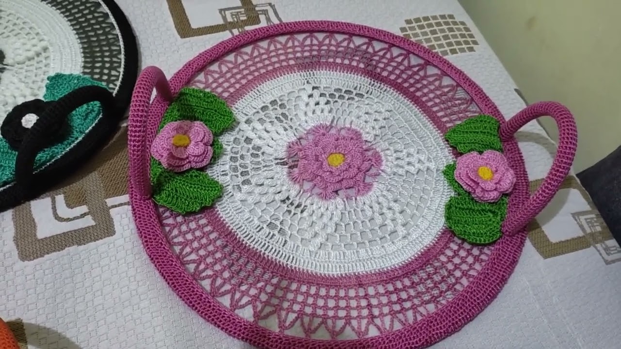Mostrando minhas Lindas Bandejas de Crochê!