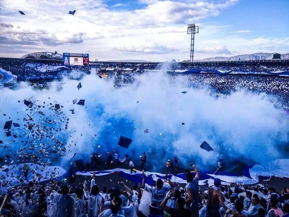IMPERDIBLE - LA ÚNICA HINCHADA FIEL QUE HAY EN COLOMBIA (HD)
