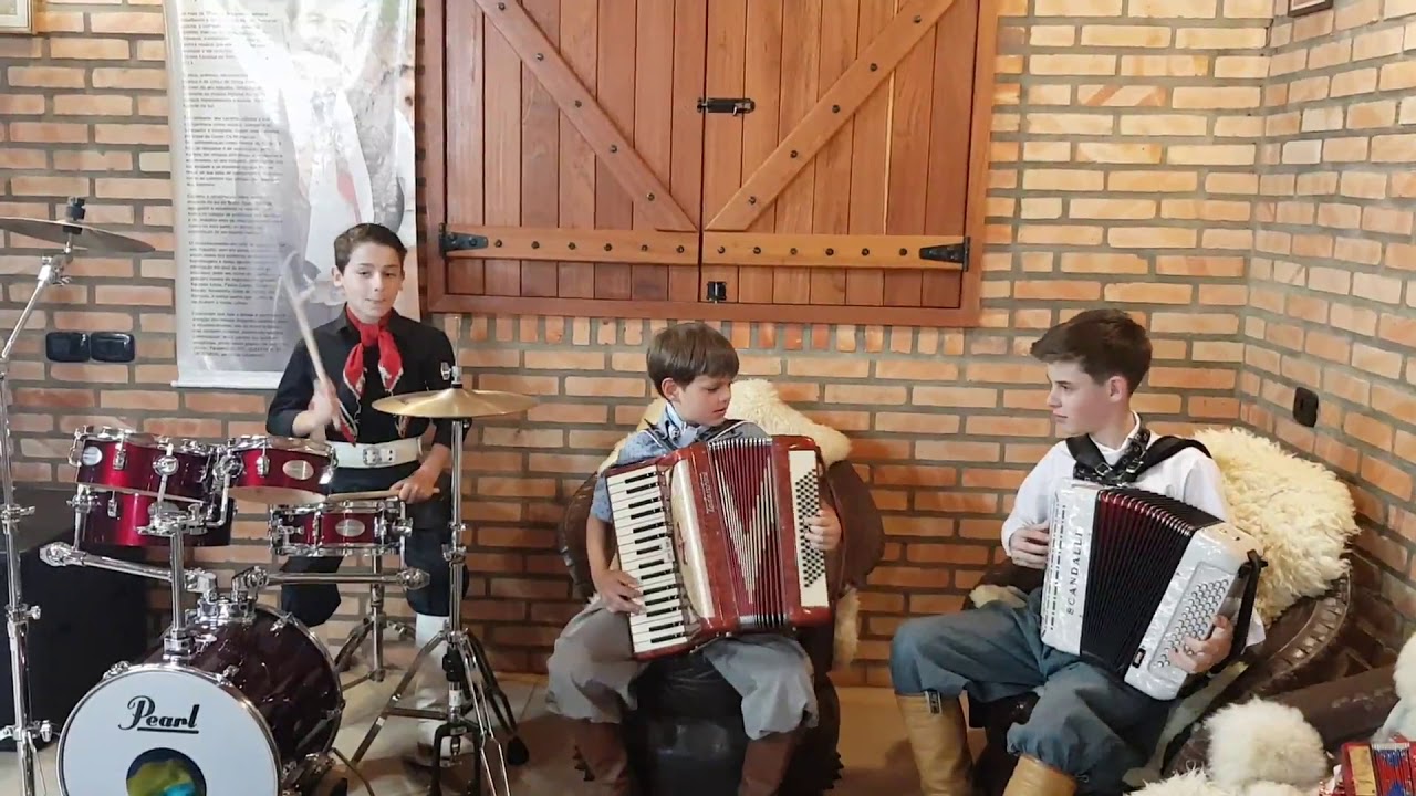 Novos talentos, Gustavo - Gabriel - Erik