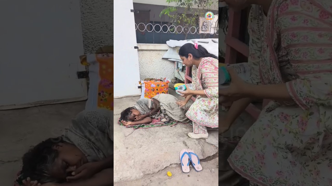 Help Poor People | Helping The Poor | Giving Food To Homeless | Food Shorts | Helping video 