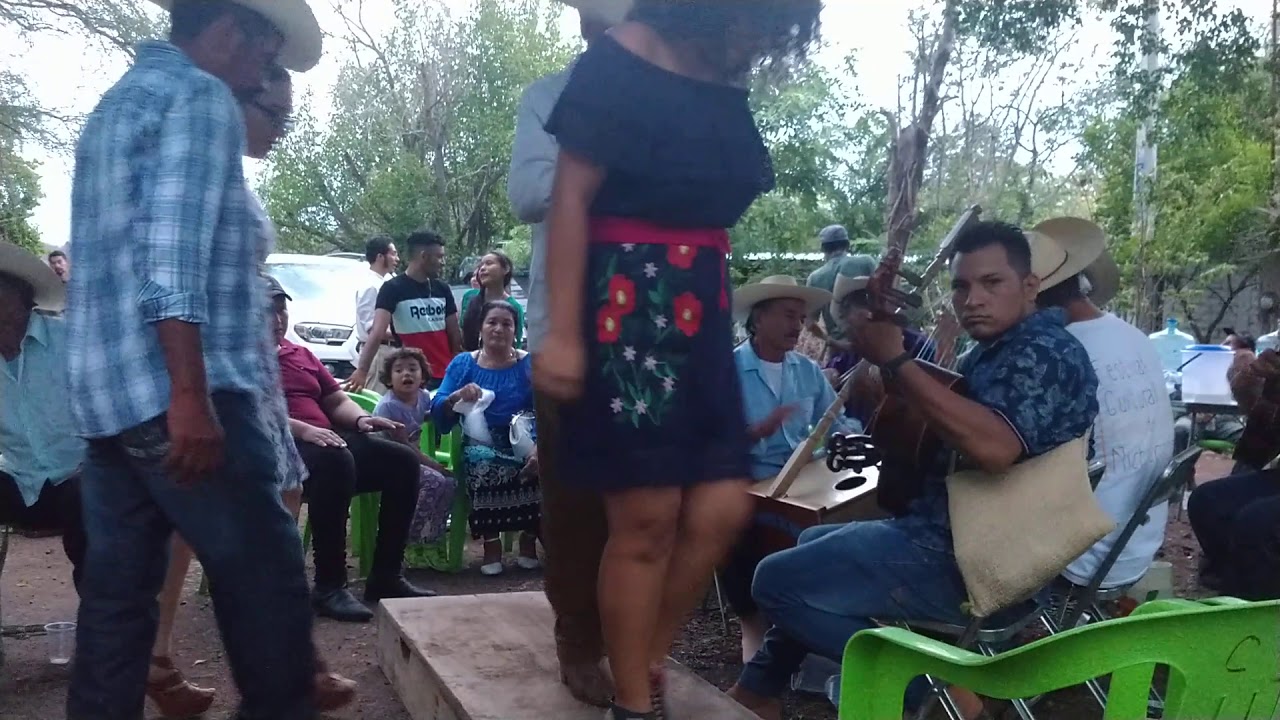 Perfecto Peñaloza, bailador tradicional de Zicuirán, Michoacán.