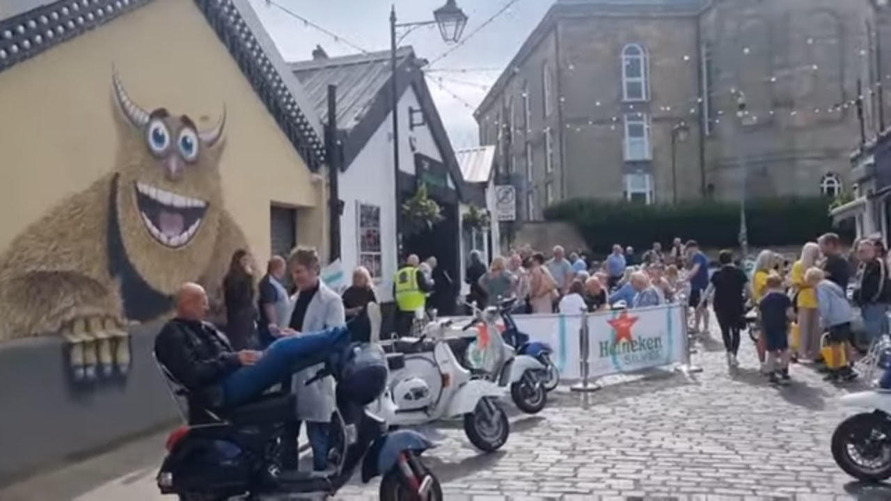 Пейсли Шотландия - Срочные новости на подходе...