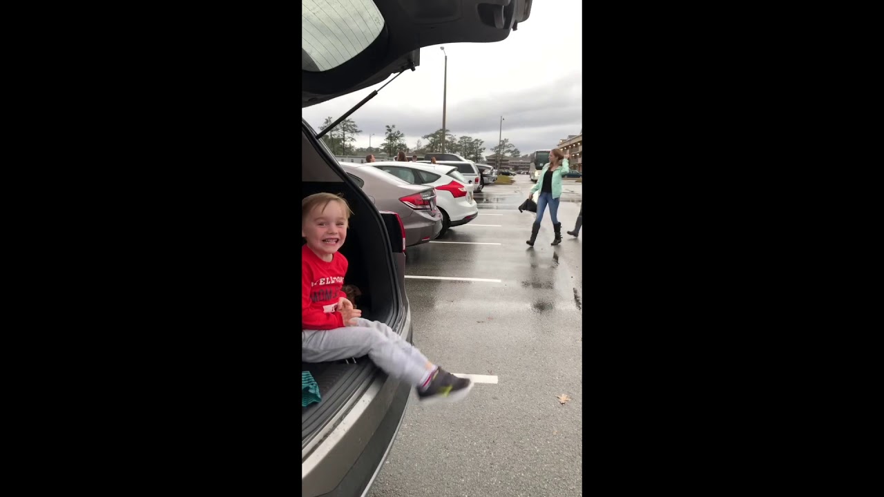 Military homecoming... daddy’s home! 3 year old gets tearful at daddy’s return