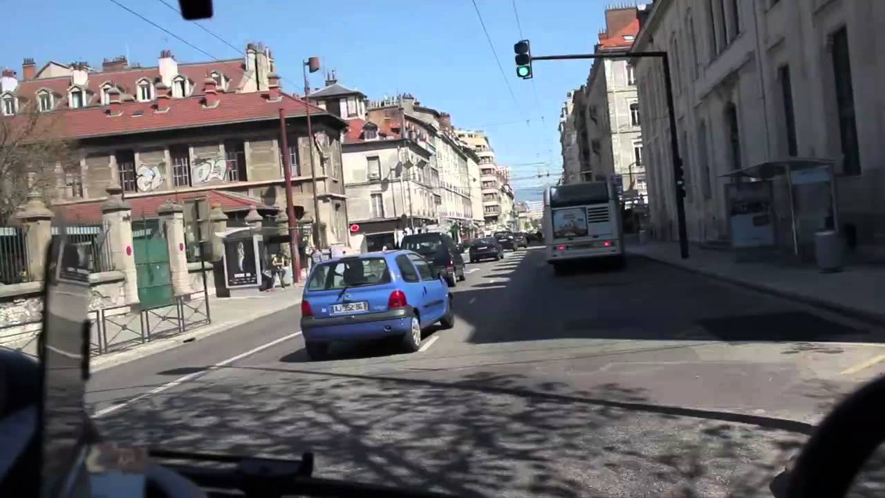 La ligne 32 en 2 minutes en Heuliez GX 317 - réseau TAG Grenoble -
