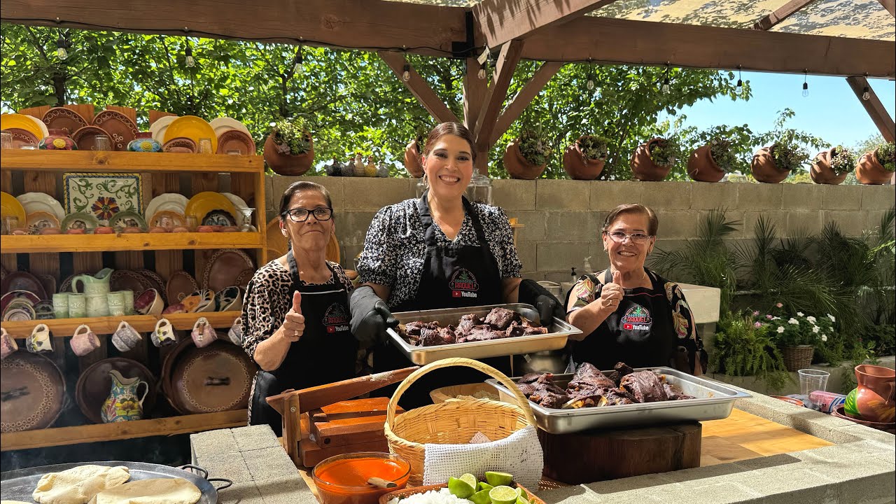 BIRRIA DE CHIVO CON MI SUEGRA Y MADRINA!!