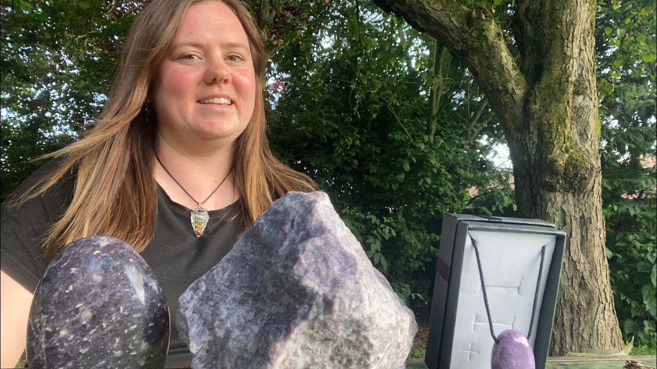 Benefits of  Lepidolite (mica mineral)