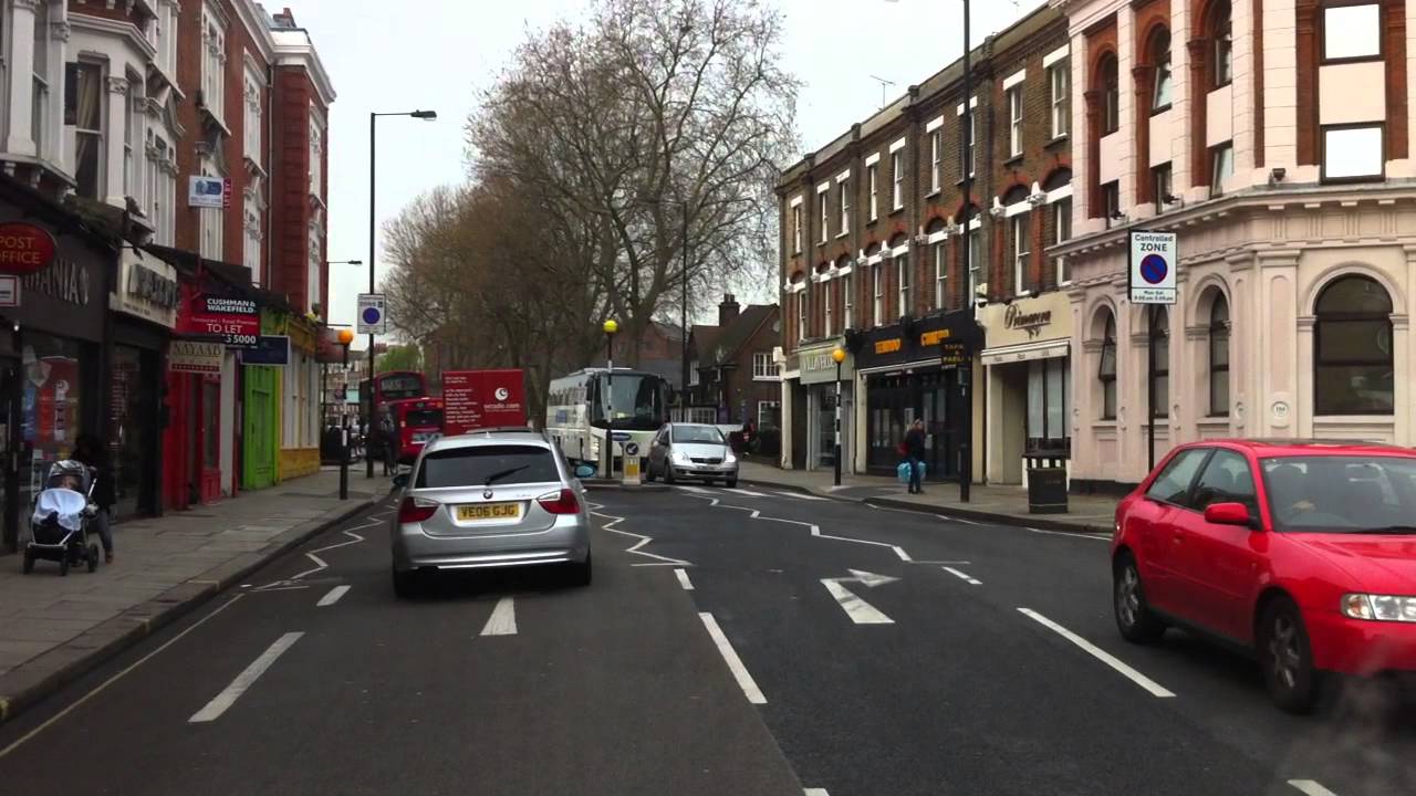London streets (335.) - Fulham Road - Putney Bridge - Wimbledon