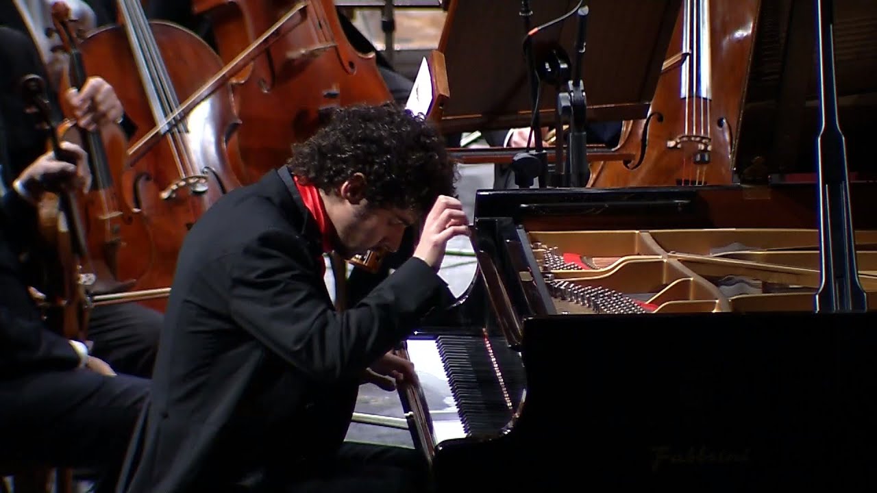 Federico Colli plays Beethoven: Piano Concerto no. 3 (live in Palermo)