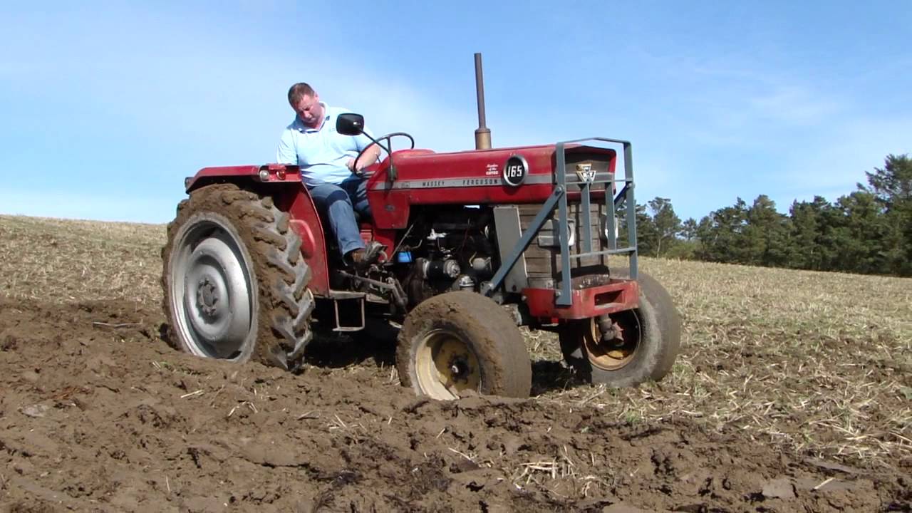 Massey Ferguson 165 ploughing