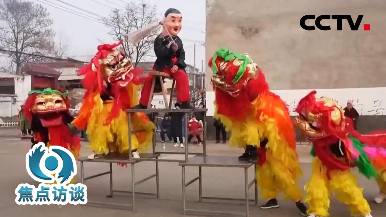“民星”登台、“乡”聚“村晚”，这儿的年味超标了！土味“村晚”何以成为乡亲的“新年俗”？| CCTV「焦点访谈」20260228