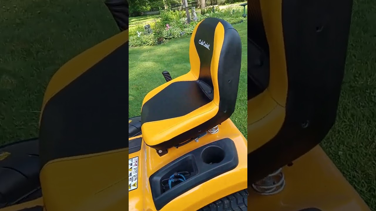 Cub Cadet ST54 XT1 quick walk around.