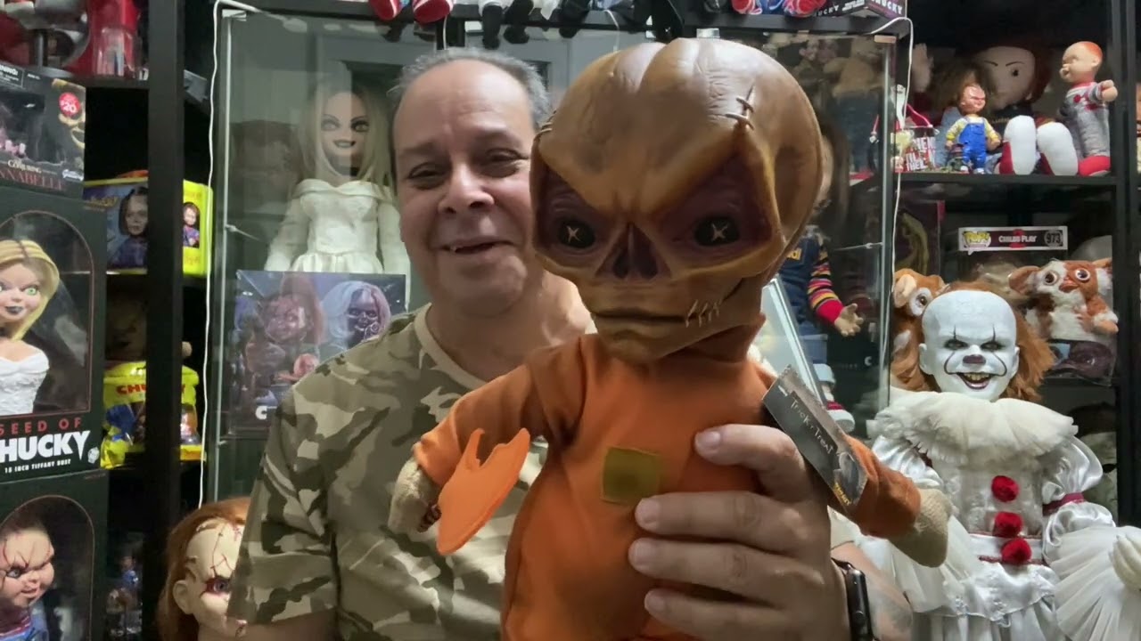 Unboxing Trick 'r treat Sam dolls