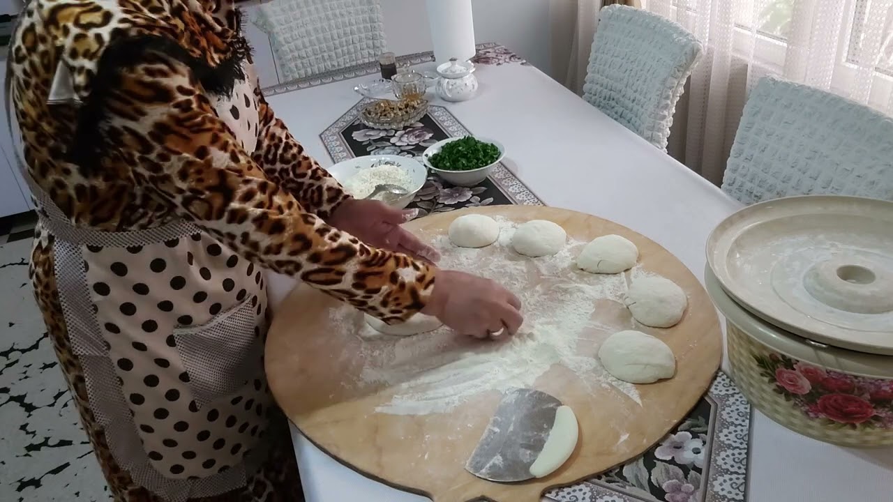 Вот это  наша   Чисто  Чеченская   еда  Ч1епалгш  с зелёным  Луком