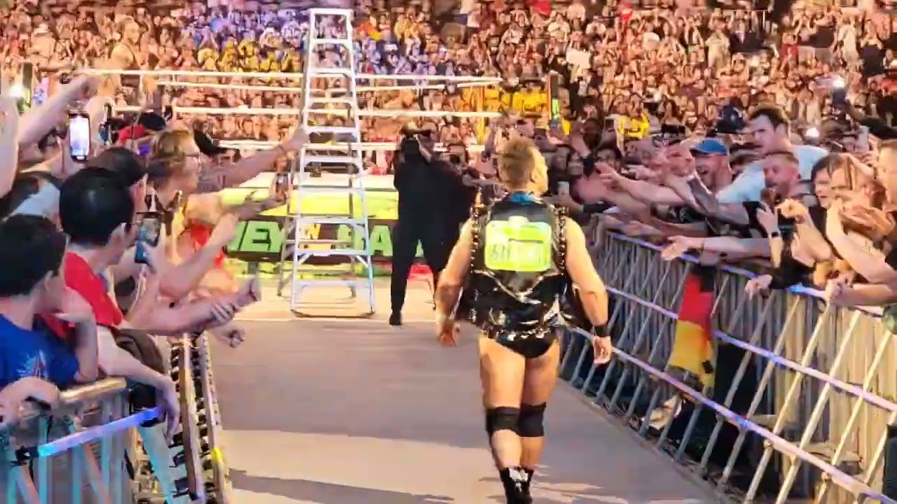 WWE Money In The Bank, LA Knight enters Men's M-I-T-B Ladder match (1 July 2023, London, UK - O2)