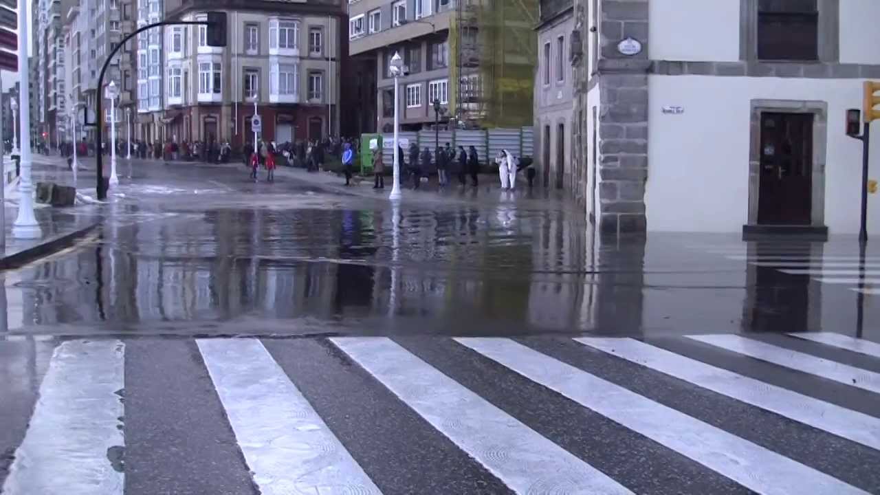 Temporal olas grandes 3 de marzo 2014 Gijón