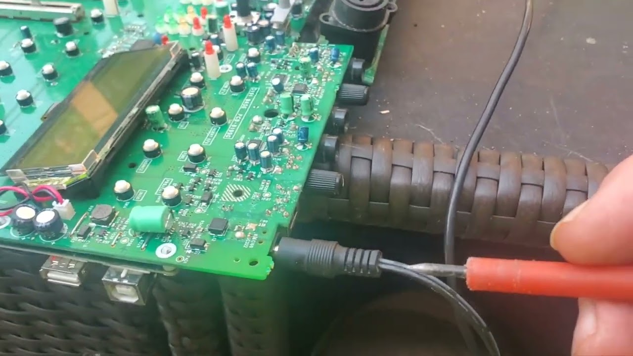 Zoom R16 - Broken on/off switch.