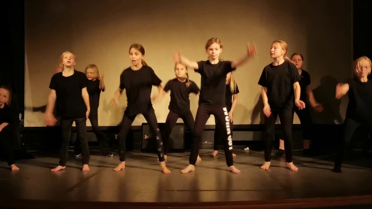 Fridas dans. Norge, dansmix 8-10 år
