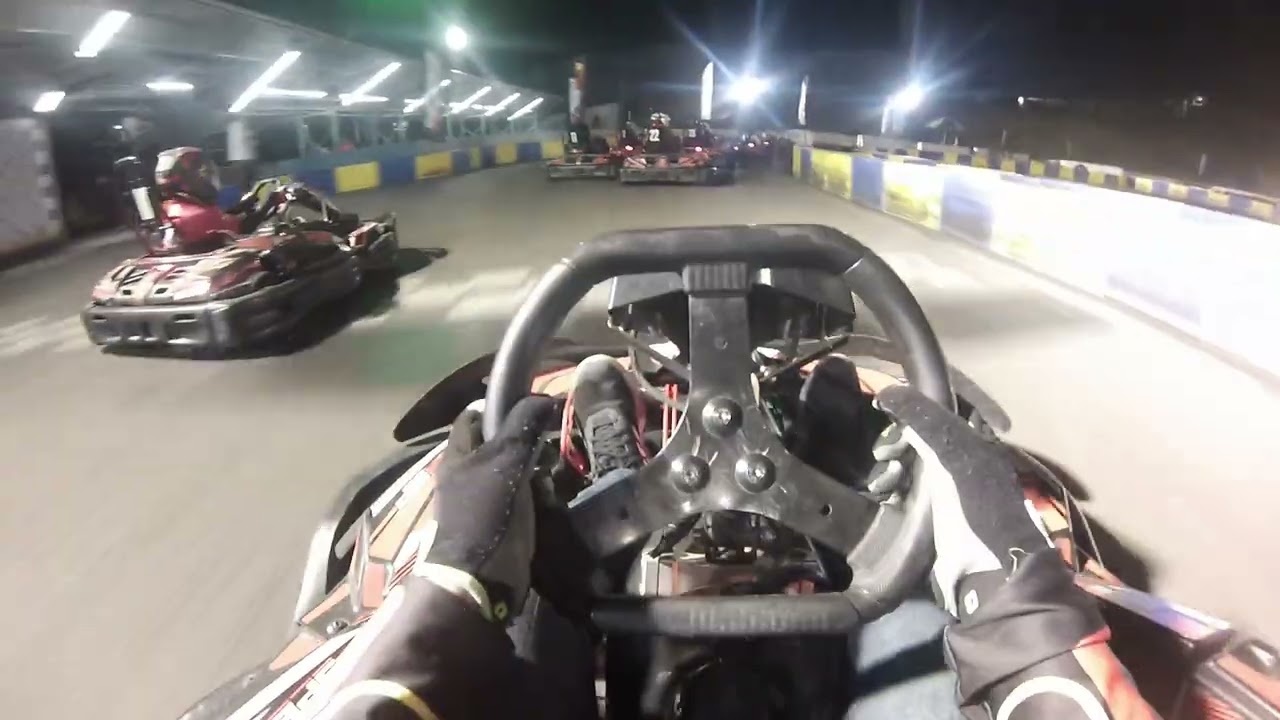Pique en LaFORMULAdeMACC Final `25 - Speedpark - F2... Kart lentito,  dimos la cacha por supuesto XD