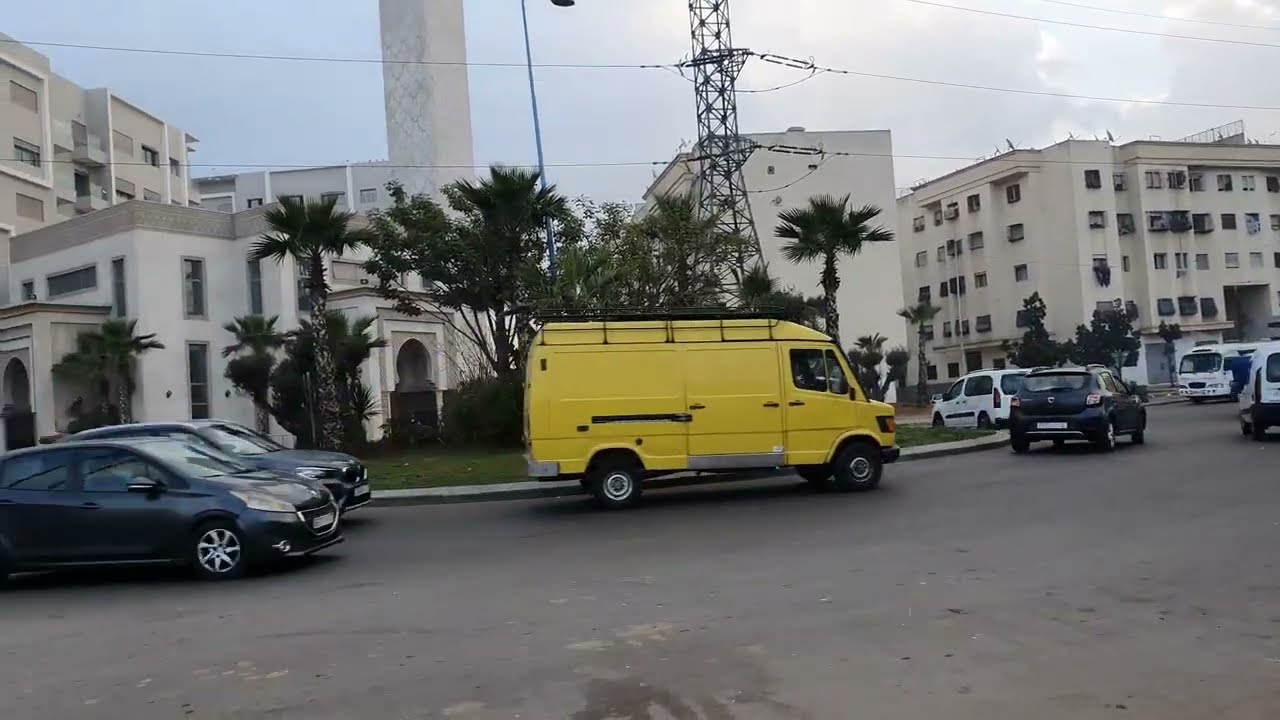 جوله صباحيه في حي من أحياء سيدي مومن