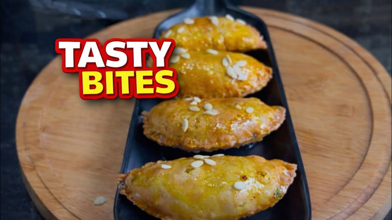 Crispy aur golden snack 🤤#cookwithharman #holispecial #gujiya #festivevibes 