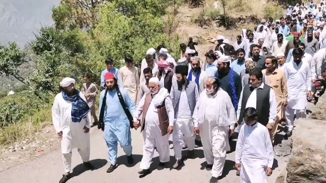 Urs-e-Mubarak 2024 | Chadar Poshi | Giyaeen Shareef | عرس مبارک پر چادر پوشی کے مناظر