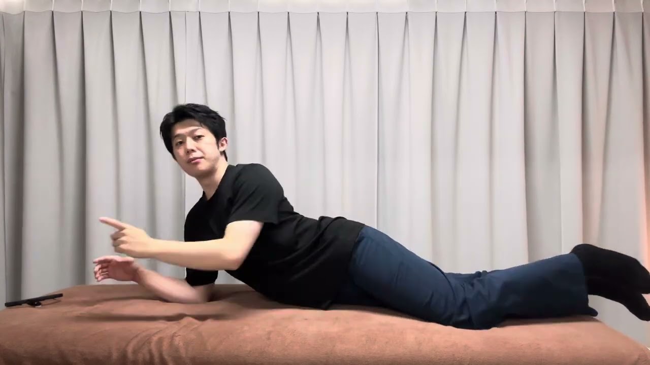うつ伏せでお腹、おしり、太もも裏を動かす運動