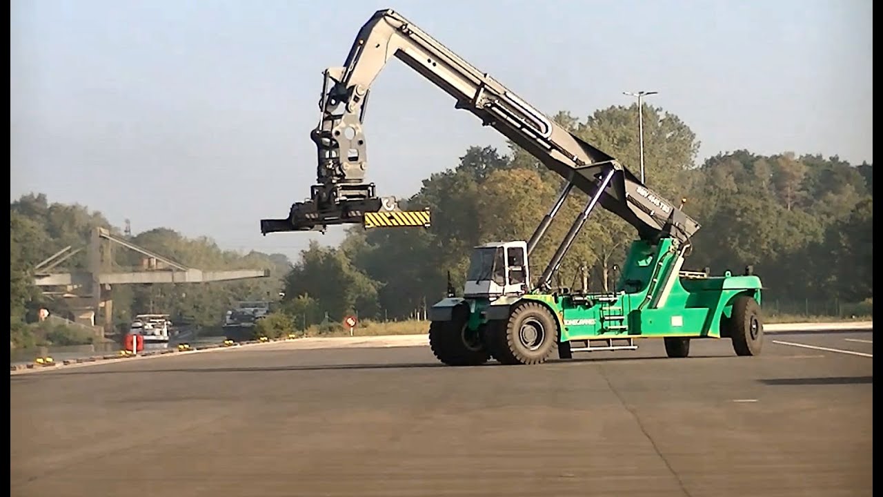 Reach Stacker Konecranes SMV 4545 TB3