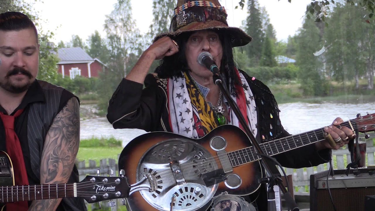 Andy McCoy Iisveden rantapaviljongilla 24.7 2015
