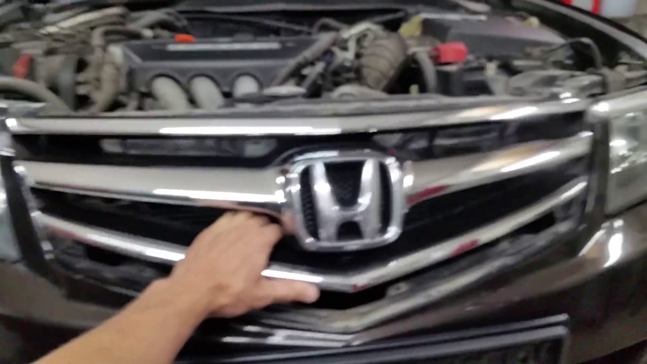 Honda Accord cl 7- cl 9. Снятие и  установка  решетки переднего бампера.