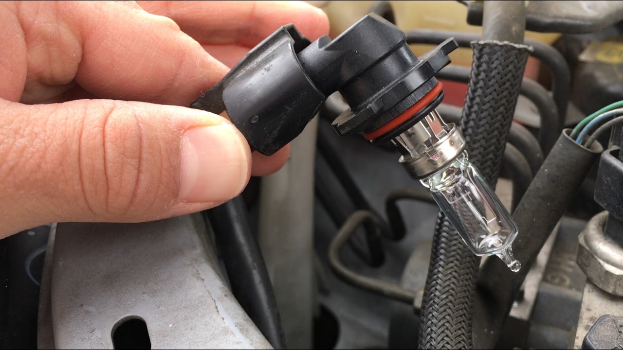 2010 Toyota Corolla High Beam Headlight bulb replacement