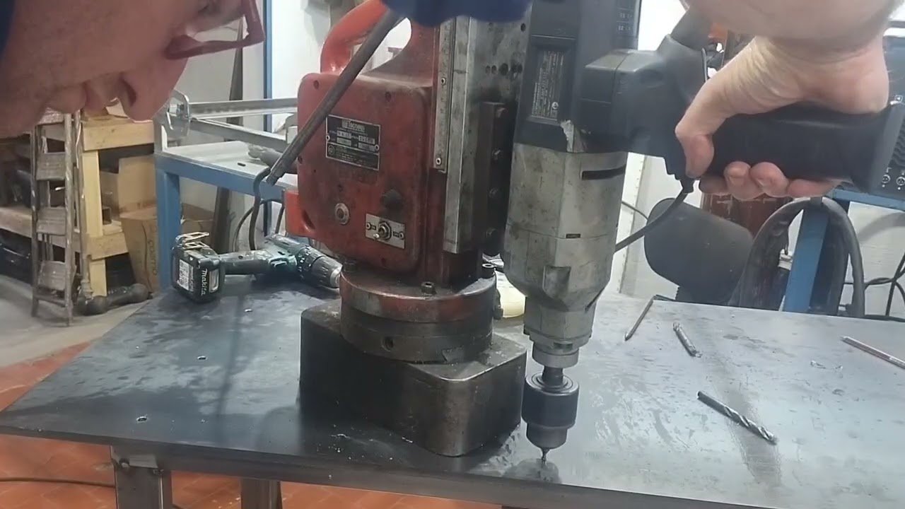 Furacão da mesa de solda com furadeira magnética 