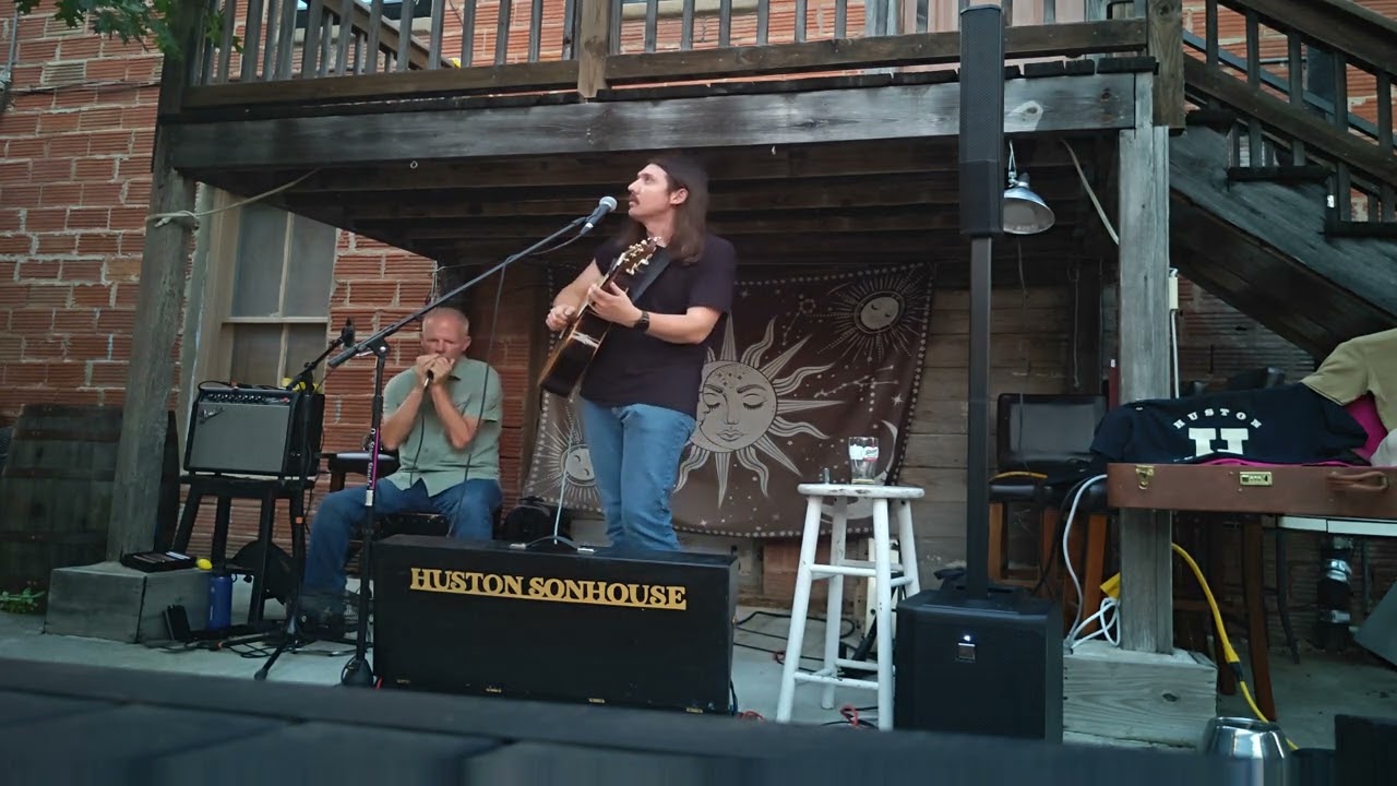 7-24-25: Huston Sonhouse plays at The Cigar Vault in Buda, Texas
