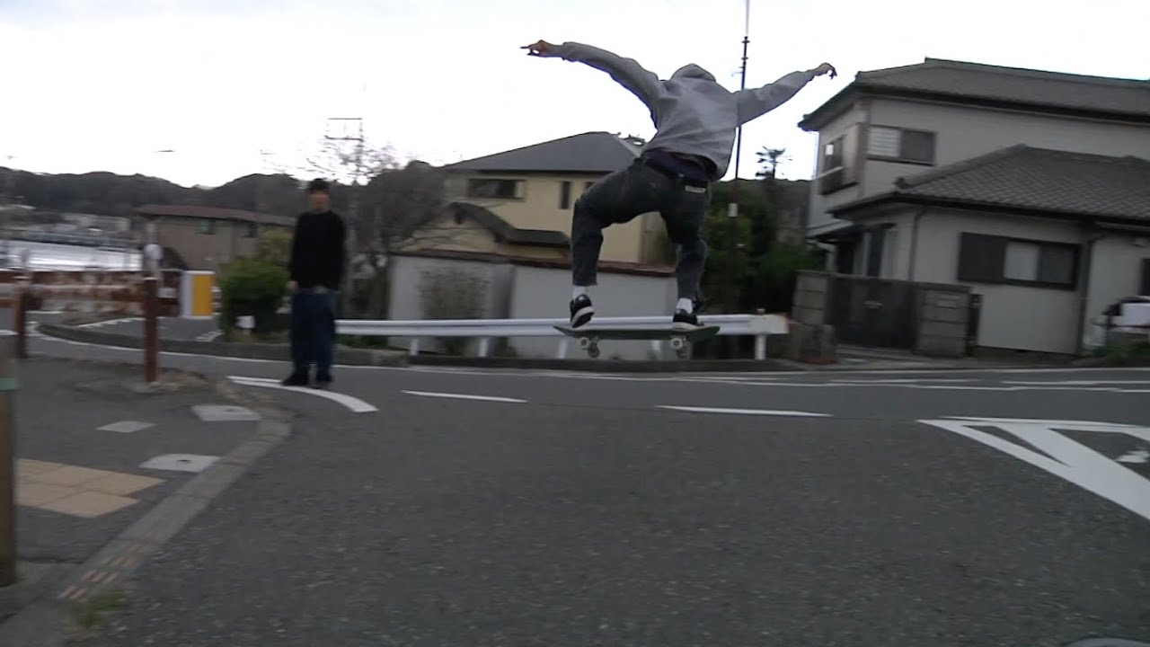 PLAYAZ NEVER GIVE UP - YTOWN VIDEO