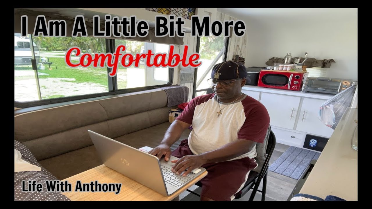 My Tiny RV Life: Making Myself A Little More Comfortable | Went The Pool | Lite Dinner