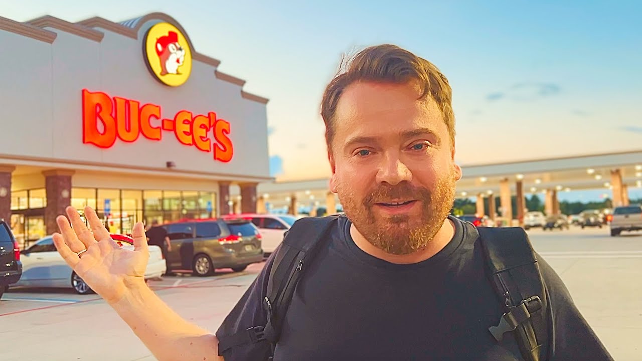 Scottish guy goes to America's CRAZIEST Gas Station (BUC-EE'S)